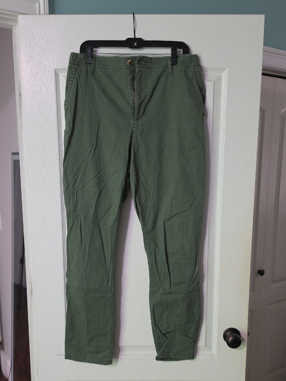 Old Navy Women's Olive Green Chino Pants